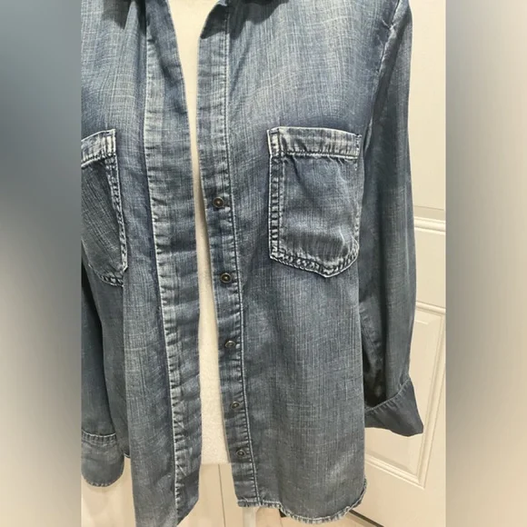 ☃️☃️ Cloth & Stone Women’s Buttoned Sleeves Pockets Longer Back Shirt, M - Picture 4 of 11